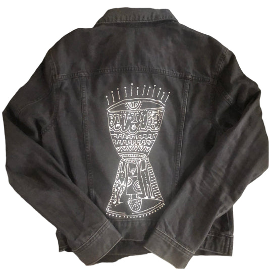 Women's Small/Charcoal Jacket. If someone starts beating the edge of a drum, she will play to sooner.